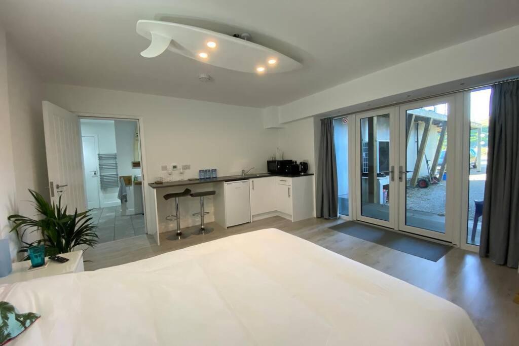 The Boardroom At The Beach House Falmouth Bagian luar foto
